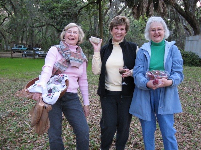 2002 Oyster roast bringing in food.jpg